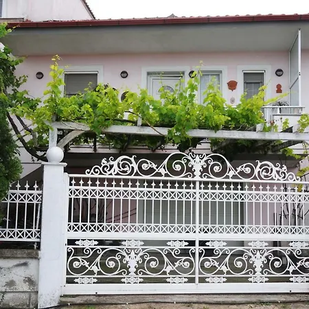 House Of Arts Appartement Pélla Buitenkant foto