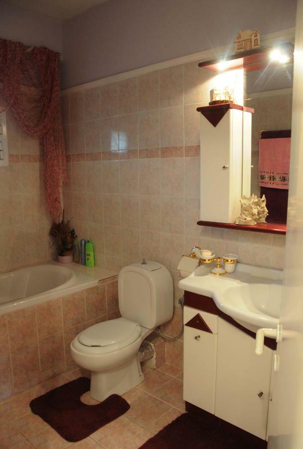 Apartment House Of Arts Pella (Thessaloniki)